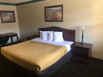 Americas Best Value Inn Denver - 38