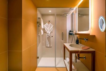 Radisson Blu 1835, Cannes - 62