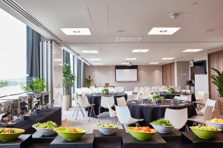 Courtyard by Marriott Edinburgh West - 22