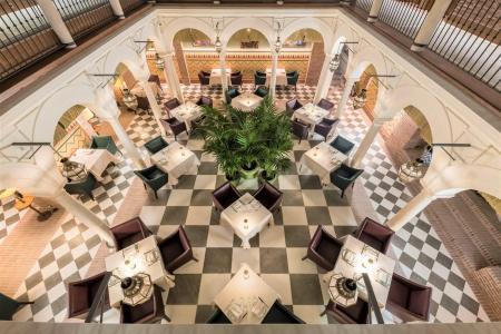Palacio Solecio, a Small Luxury of the World - 20