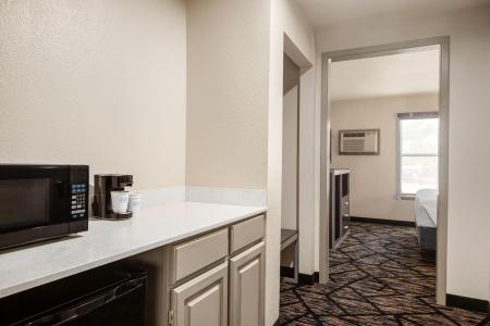 Days Inn by Wyndham San Antonio Near Fiesta Park - 16