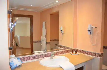Palais Des Roses Hôtel & Thalasso - 8