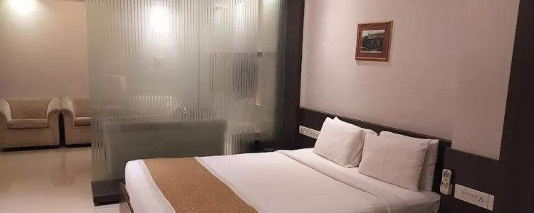 The Curzon Court - 104