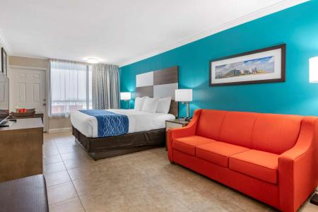 Comfort Inn & Suites Daytona Beach Oceanfront - 2