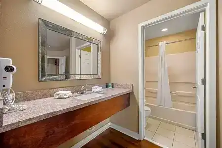 Quality Suites Atlanta Buckhead Village North - 101