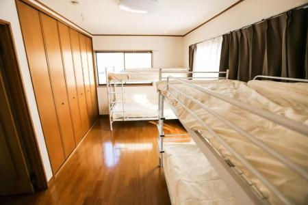 J's Backpackers - 15