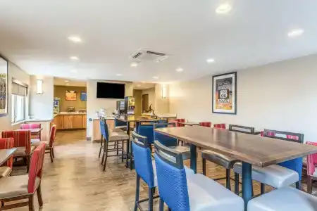 Comfort Inn & Suites Downtown - 27