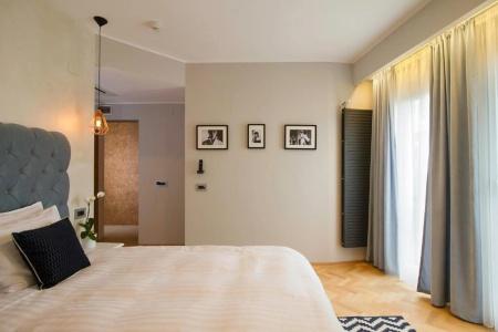 Venis Boutique - 27