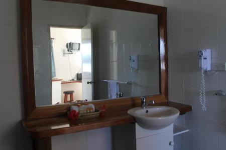 Smugglers Cove Beach Resort & - 41
