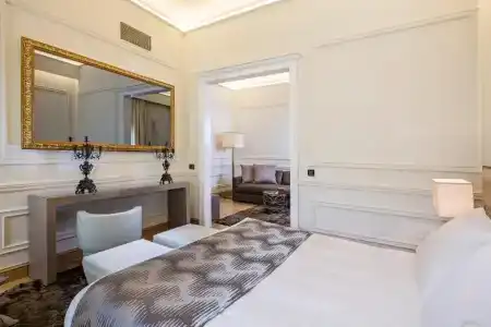 3 Sixty & Suites - 47