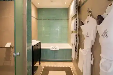 Majestic Spa - Champs Elysées - 86