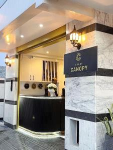 Sunny Canopy - 0