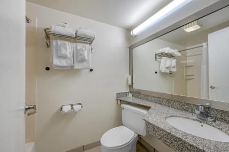 Quality Inn Riverview Enola-Harrisburg - 47