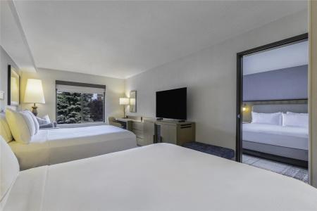 DoubleTree by Hilton - 116