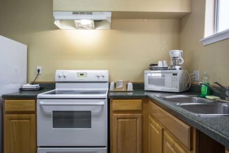 Pinn Road Inn and Suites Lackland AFB and Seaworld - 40