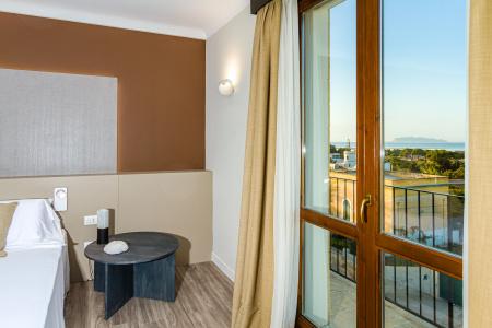 Seawaters & Medical Spa - 40