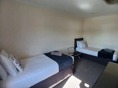 Palm City Motor Inn - 87