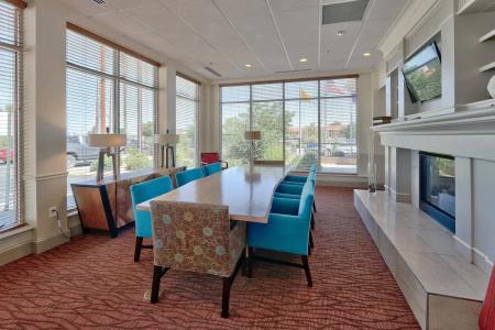 Hilton Garden Inn/Journal Center - 7