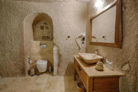 Hera Cave Suites - 106