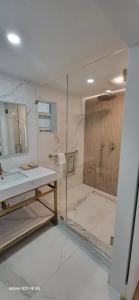 Green Island Inn - 112