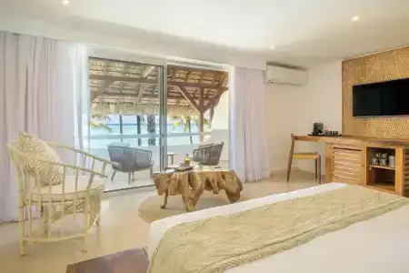Seasense Boutique & Spa - 90