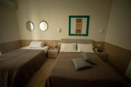 Ideal Boutique - 49