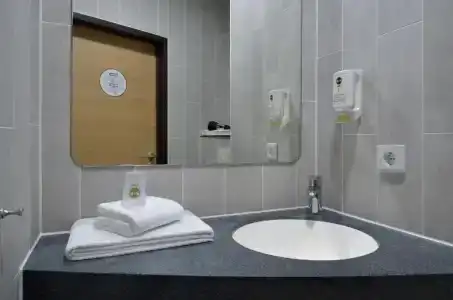 B&B Düsseldorf-Airport - 29