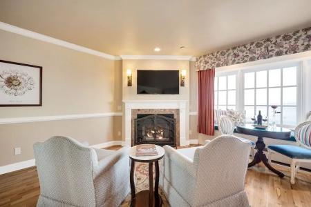Spindrift Inn - 62
