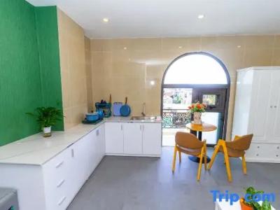 Ngan Pho Studio & - 237