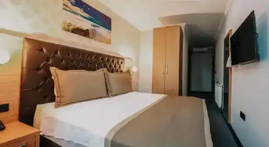 GRAND LARK - 8