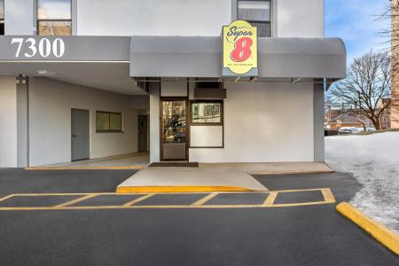 Super 8 by Wyndham Chicago IL - 8