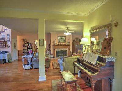 Blue Mountain Mist Country Inn - 1