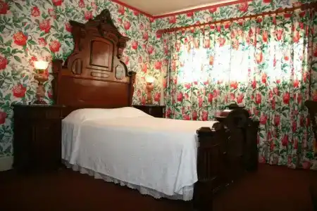 Martine Inn - 48