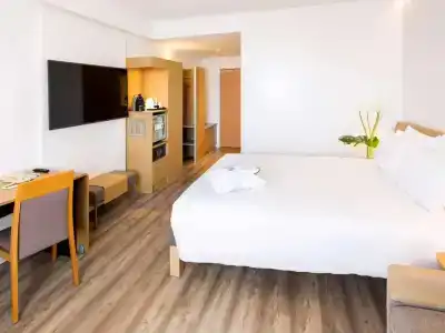 Novotel Campo De Las Naciones - 54
