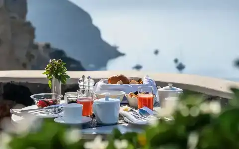 Pezoules of Oia - 9
