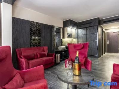 Plaza Schwerin; Sure Collection By Best Western - 198