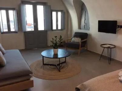 Almyra Oia Suites - 10