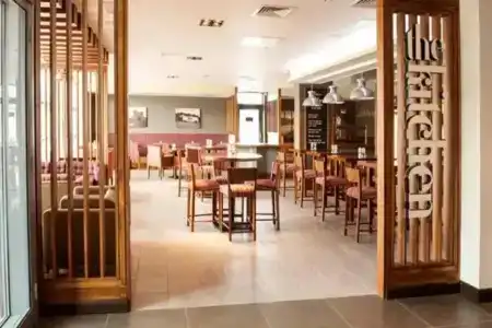 Premier Inn - Prestwich - 9