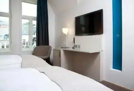 Quality Waterfront - 3