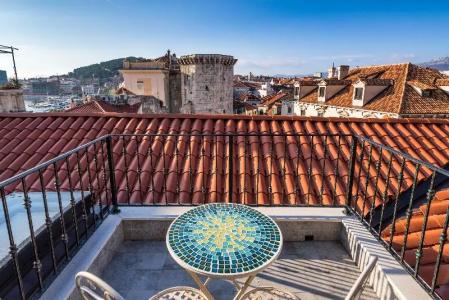 Plaza Marchi Old Town - Mag Quaint & Elegant Boutiques - 63