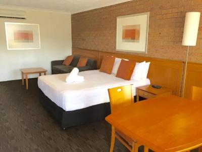James Street Motor Inn - 76