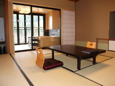 Yamanaka Onsen Hanatsubaki - 64
