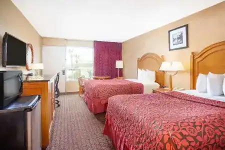 Days Inn by Wyndham Orlando Downtown - 34