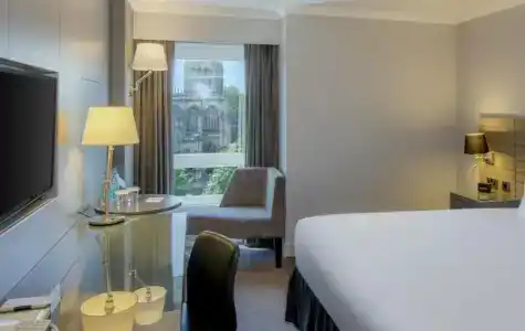 DoubleTree by Hilton Bristol City Centre - 39