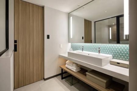 Courtyard by Marriott Osaka Honmachi - 8