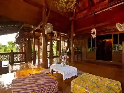 Bueng Bua Thong - 22