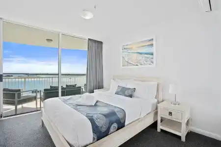 Crystal Bay On The Broadwater - 421