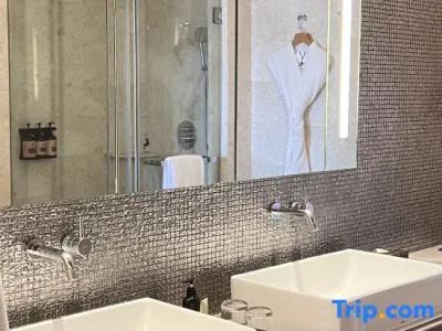 Ascott Raffles City - 115
