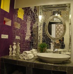 Janus Boutique & Spa - 77
