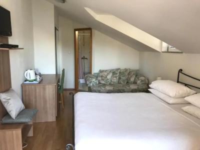 Pink Inn - 27